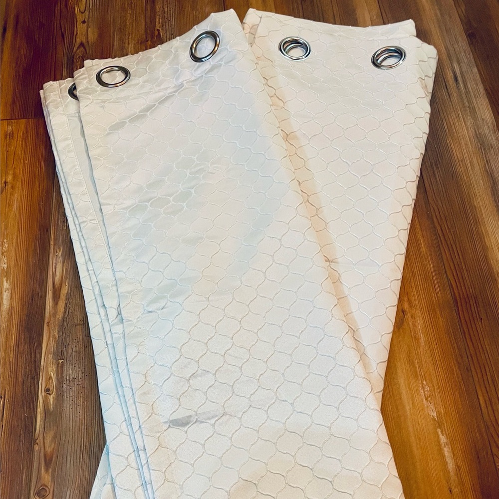 Beautiful floor length curtains like new. Perfect addition to your room